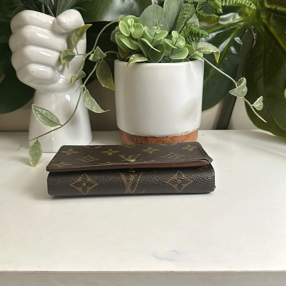 Louis Vuitton Small Monogram Wallet - Picture 7 of 15